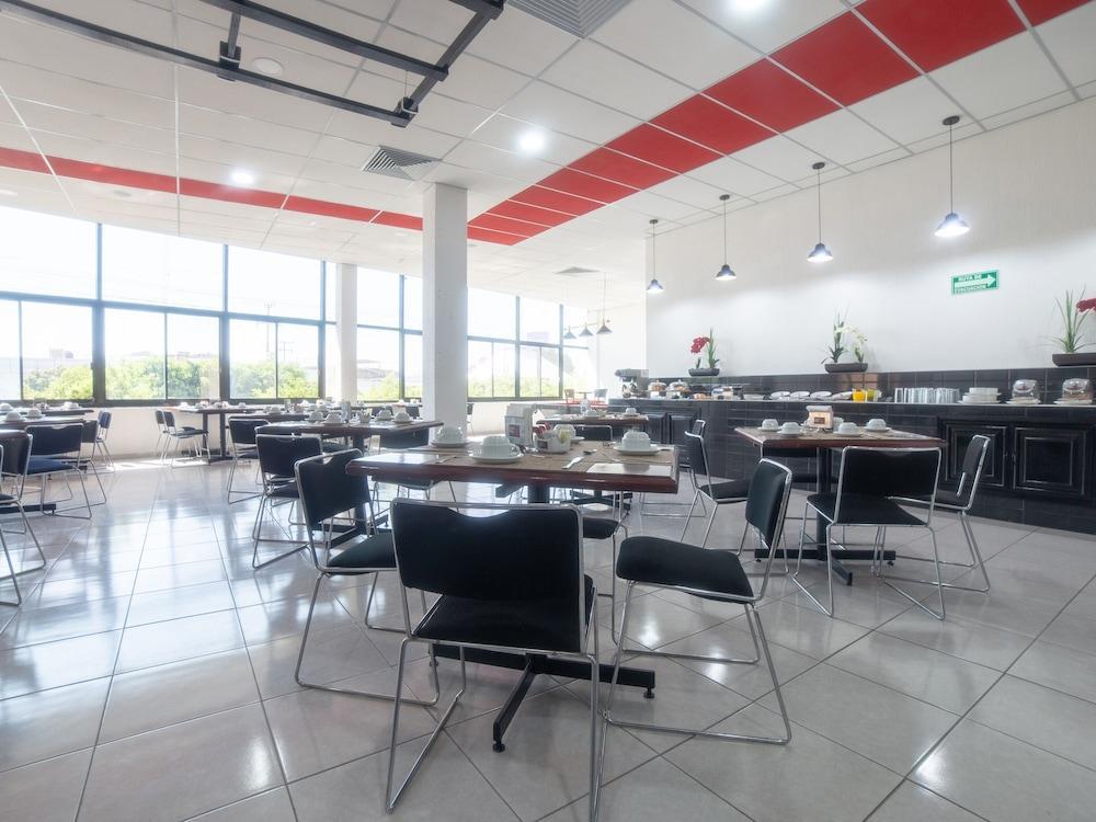 Capital O Hotel Casa Real Celaya Celaya  Εξωτερικό φωτογραφία
