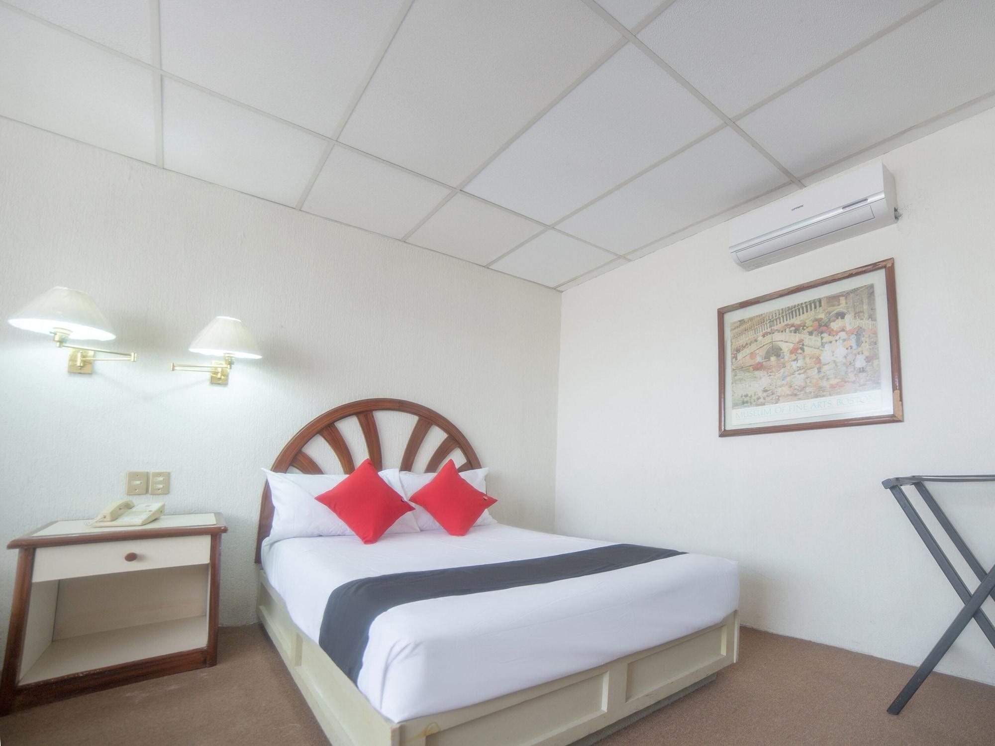 Capital O Hotel Casa Real Celaya Celaya  Εξωτερικό φωτογραφία