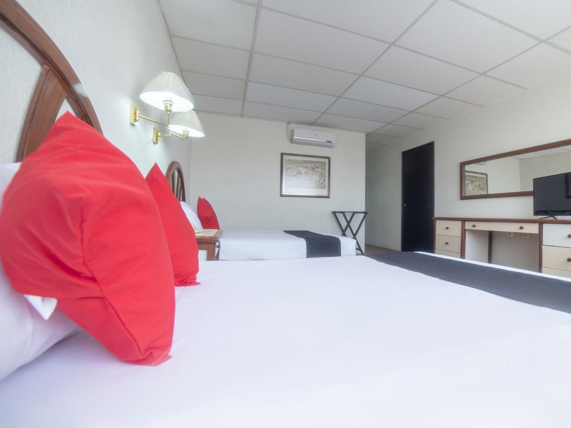 Capital O Hotel Casa Real Celaya Celaya  Εξωτερικό φωτογραφία