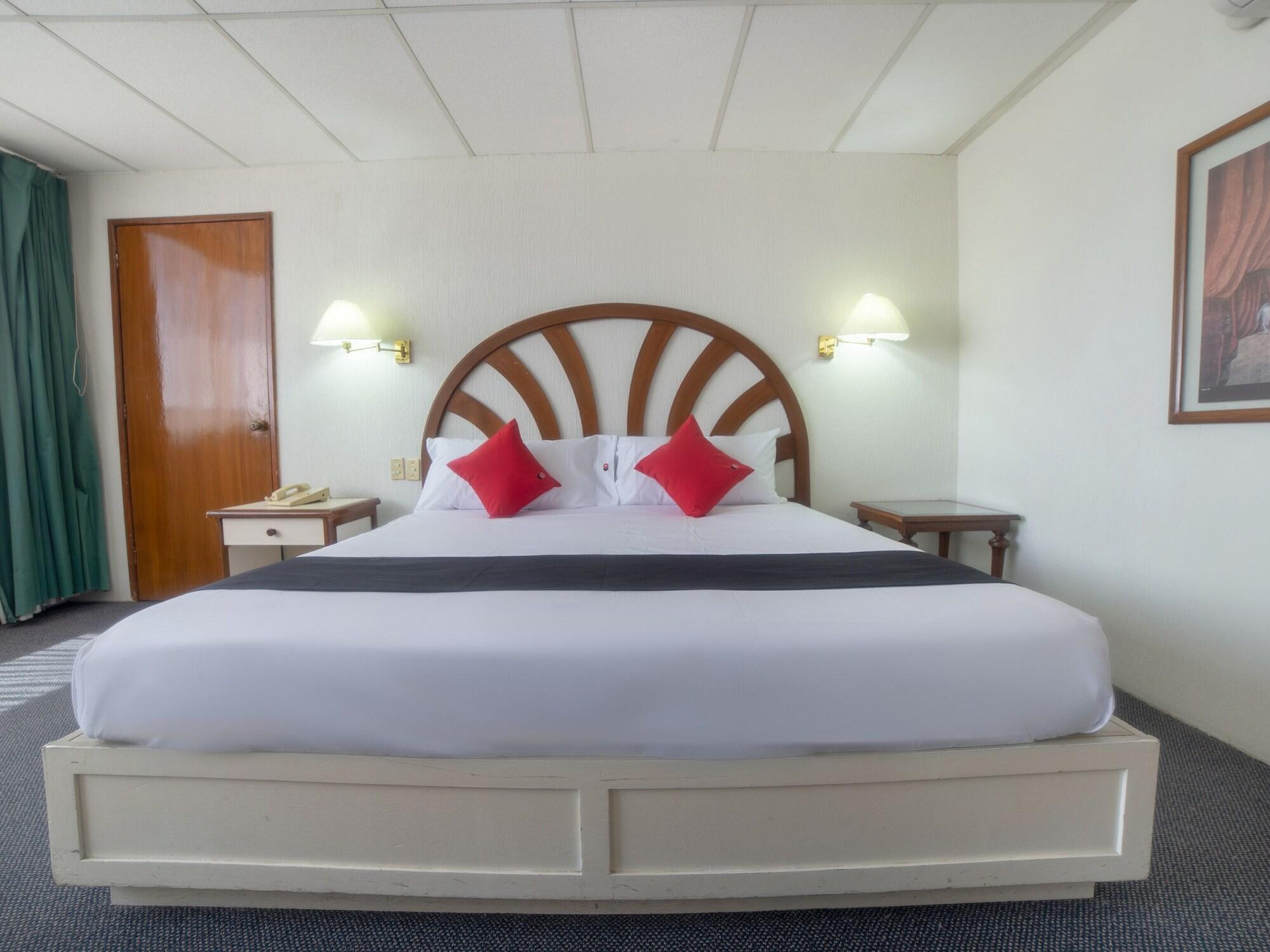 Capital O Hotel Casa Real Celaya Celaya  Εξωτερικό φωτογραφία