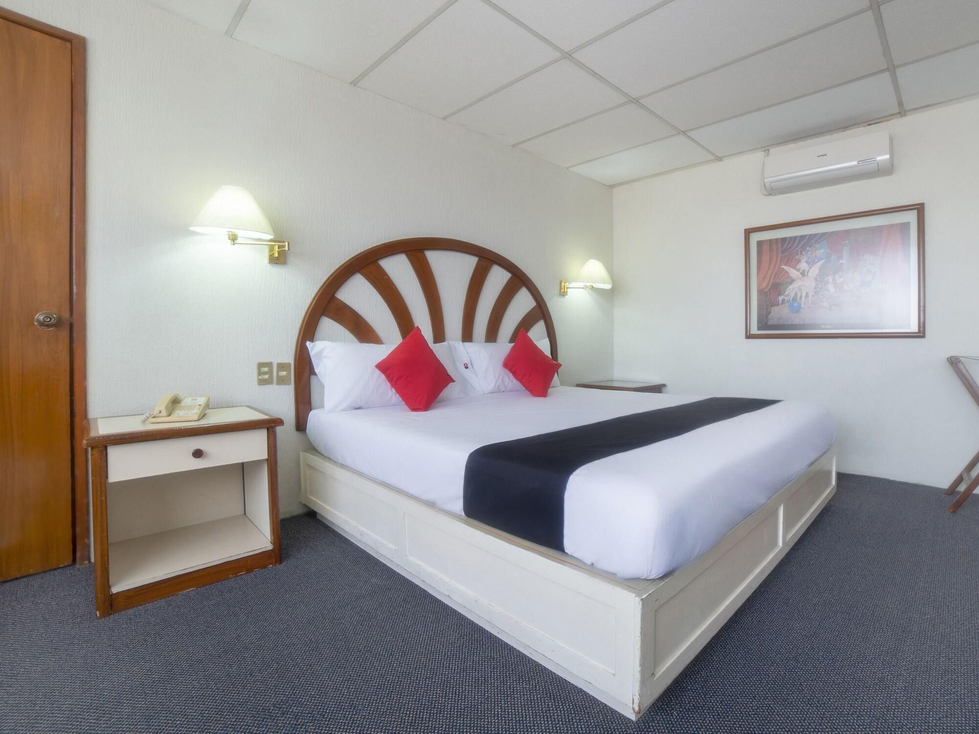 Capital O Hotel Casa Real Celaya Celaya  Εξωτερικό φωτογραφία